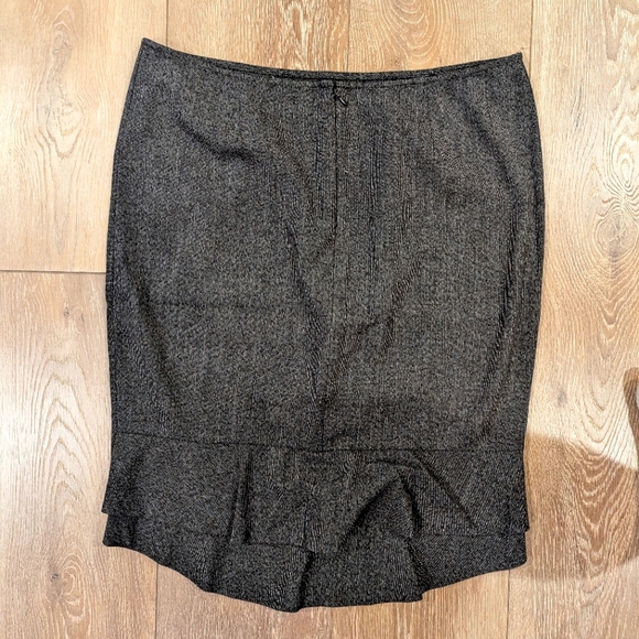 Pencil Skirt with Ruffle - Picture 3 of 4